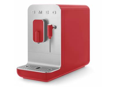 Automatische koffiemachine met stoomfunctie Rood