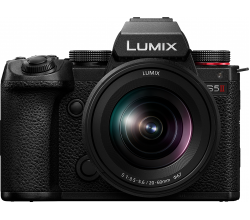 LUMIX DC-S5II + 20-60mm f/3.5-5.6   Panasonic