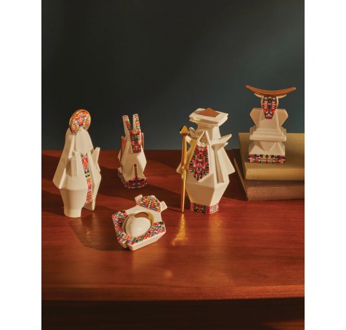 Jesus Figurine in porcelain. Hand-decorated.  Alessi