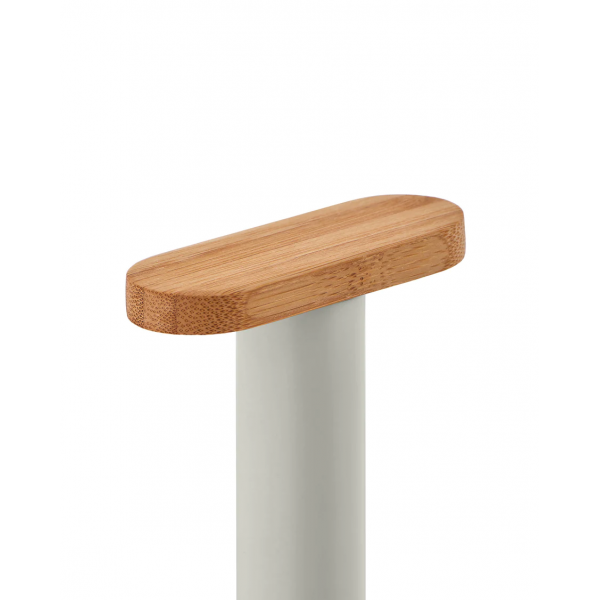Mattina Kitchen roll holder in steel coloured with epoxy resin, Warm Grey. Knob in bamboo wood. 