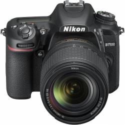 Nikon D7500 + 18-140mm VR 