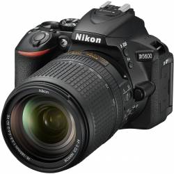 Nikon D5600 + AF-S 18-140mm VR 