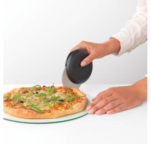 Roulette à pizza avec couvre-lame Dark Grey  Brabantia