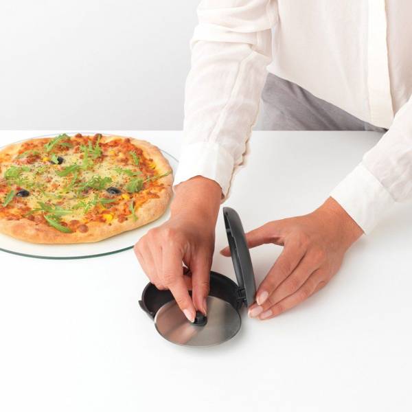 Brabantia Tasty+ Pizzasnijder met mesbeschermer Dark Grey