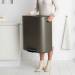 Brabantia Bo pedaalemmer 60 liter met kunststof binnenemmer Platinum Brabantia Bo pedaalemmer 60 liter met kunststof binnenemmer Platinum