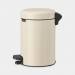 Brabantia NewIcon pedaalemmer 3 liter met kunststof binnenemmer Soft Beige Brabantia NewIcon pedaalemmer 3 liter met kunststof binnenemmer Soft Beige
