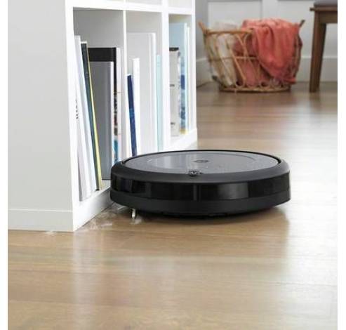 Roomba i3  iRobot