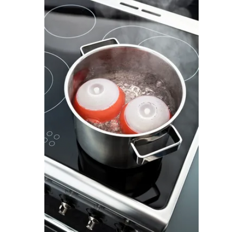 Lékué set de 2 cuiseurs à oeuf au micro-ondes ou bain-marie rouge - carré et cyl.  Lékué