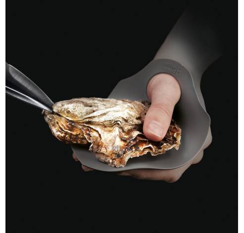 Protège-main pour huître en silicone par Nik Baeyens 14.8x11.5x3cm