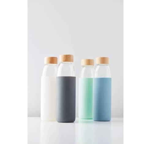 Glazen fles met silicone sleeve muntgroen 580ml  Point-Virgule