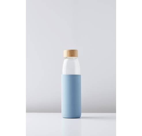 Glazen fles met silicone sleeve mist blauw 580ml  Point-Virgule