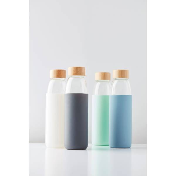 Glazen fles met silicone sleeve mist blauw 580ml 