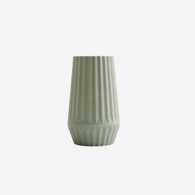 Vase rainuré en fibre de bambou vert ø 9.2cm H 15.2cm  Point-Virgule