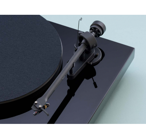 tourne disque debut iii om5e no  Pro-Ject