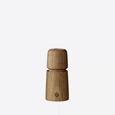 Stockholm mini peper- of zoutmolen uit eikenhout bruin 11cm  Crushgrind