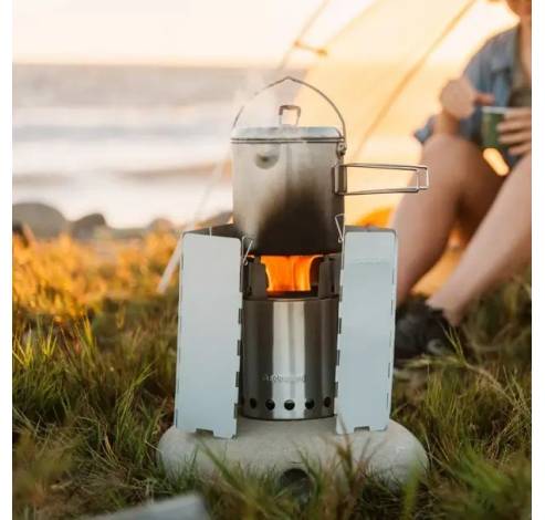 Titan réchaud de camping portable en acier inoxydable  Solo Stove